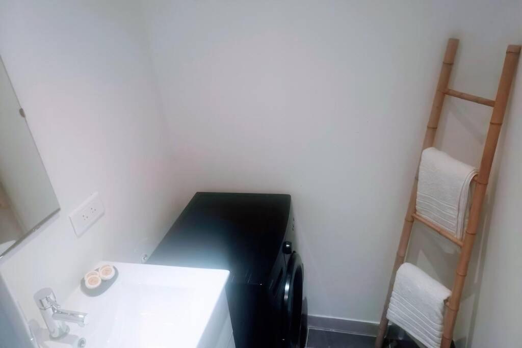 4 Couchages Climatise Direct Plage Wifi Parking Antibes Esterno foto